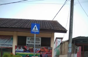 Dishub Karawang Lengkapi Fasilitas Jalan di Desa Ciwaringin