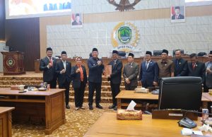 Wabup Iwan Tuaji Teken Bersama Dewan Sahkan KUA dan PPAS Tahun Anggaran 2026