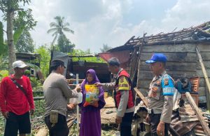 17 Unit Rumah Terdampak Polres Banyuasin Bantu Perbaiki