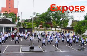 Kejaksaan Tinggi Kalimantan Barat Gelar Senam Pagi Bersama untuk Menjaga Kebugaran Pegawai.