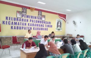 BNI Salurkan 1.500 Kartu Keluarga Sejahtera bagi Penerima BPNT dan PKH di Karawang Timur