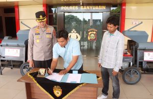 Kelompok Tani di Banyuasin Terima Bantuan Mesin Pipil Jagung