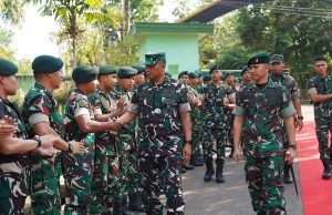 Kasdam II/Sriwijaya Tinjau Markas Yonif 200/Bhakti Negara