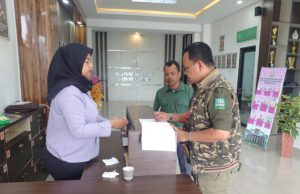 Warga Pinang Banjar Laporkan Kades ke Kejari Muba