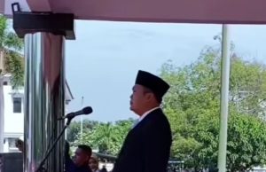 Wakil Bupati Karawang, H. Maslani, Memimpin Upacara Peringatan Hari Pahlawan Nasional 2025 di Halaman Plaza Pemda Karawang