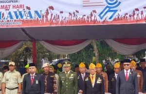 Dandim 0405/Lahat Hadiri Upacara dan Tabur Bunga di Taman Makam Pahlawan Senin, 10-Novemver 2025
