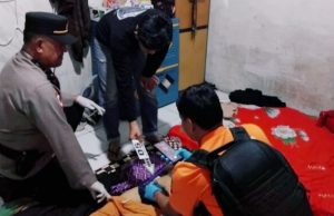 Heboh!!!, Penemuan Mayat Gantung Diri, Personil Reskrim Polsek Rengasdengklok Gerak Cepat Ke TKP Bersama TIM Inafis Polres Karawang