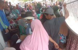 Masih Padat Merayap Antrian Warga di Pos Air Salek