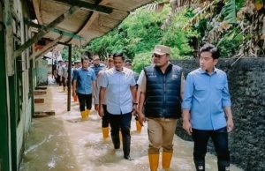 Didampingi Wabup, Wapres Gibran Serap Aspirasi Pengungsi Banjir Tanjungpura