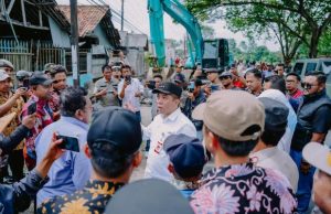 Normalisasi Irigasi, Bupati Karawang Tertibkan Bangli di Medangasem Tirtajaya