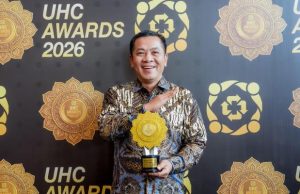 Karawang Masuk Daerah dengan UHC Tertinggi, Bupati Aep Terima Penghargaan