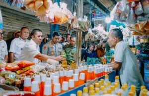 Pantau Harga Sembako, Bupati Aep Lakukan Sidak ke Pasar Johar dan Pasar Baru