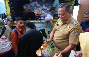 Ringankan Beban Warga Jelang Ramadhan, Wali Kota Bekasi Buka Pasar Murah Bersubsidi di Seluruh Kecamatan