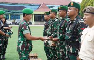 Pangdam II/Sriwijaya Serahkan Bingkisan Idul Fitri 1447 H