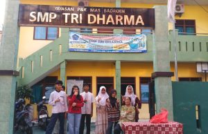 Siswa-Siswi SMP Tri Dharma Isi Ramadhan dengan Bukber dan Aksi Berbagi Takjil di Lingkungan Sekolah