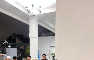 Camat Karawang Timur Hadiri Tarawih Keliling di Adirsa Timur, Pererat Silaturahmi dengan Warga