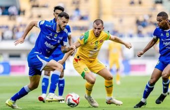 Bertandang ke Markas Persebaya, Persib Bandung Harus Puas Berbagi Poin Dalam Lanjutan BRI Super Leageu