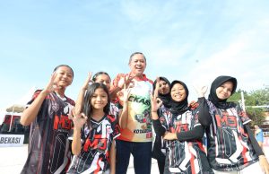 Wali Kota Bekasi Buka Kejurkot U-15 Voli Pasir, Dorong Lahirnya Atlet Muda Berprestasi
