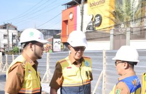 Walikota dan Wakil Walikota Sukabumi Beserta Kadis DPUTR Tinjau Langsung Perbaikan Ruas Jalan Gudang