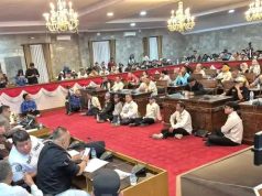 Untuk Pertama Kalinya Dalam Sejarah RT/RW Se- Sukabumi Geruduk Gedung DPRD Tagih Janji Kampanye Walikota Azep Zaki/Boby Maulana
