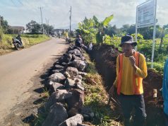 Tingkatkan Kenyamanan Pengguna Jalan CV Segera Sejahtera Bangun Drainase Ruas Jalan Palasari