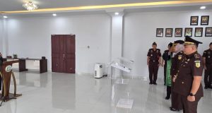 Ema Siti Huzaema Lantik Kabag Pembinaan-Kasi Intel Kejari Mura