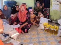 Pemerintah Upang Makmur Salurkan Bantuan Beras dan Minyak Goreng