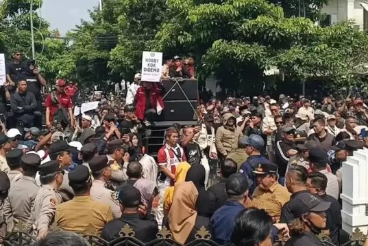 Unjuk Rasa Tuntut Walikota Sukabumi Mundur dari Jabatan