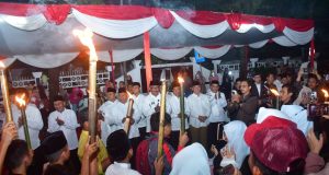 Sambut Tahun Baru Islam,Bupati Lepas Ribuan Peserta Pawai Obor