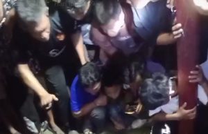Seekor Paus Menghebohkan Warga Sungsang lV