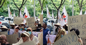 Demo Emak-Emak Dukung Keberlanjutan Program MBG, Massa Gelar Aksi Damai: “MBG Jangan Ditutup!” di Bundaran Digulis Pontianak