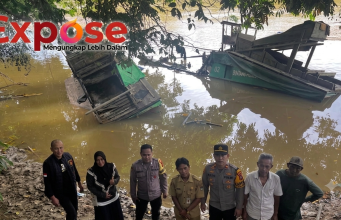 “Tindak Tegas PETI, Aparat Musnahkan Dua Kapal Ponton Tambang Emas di Ketapang”
