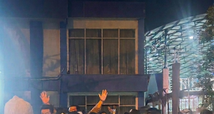 Puluhan Warga Wajok Demo Malam Hari Di Kantor Bea Cukai Kalbar, Minta Kejelasan Kasus Ballpress di Wajok Hulu, Adi Yang di Priksa Akhirnya Dipulangkan: Kasus Ballpress Tetap Berlanjut”