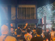 Puluhan Warga Wajok Demo Malam Hari Di Kantor Bea Cukai Kalbar, Minta Kejelasan Kasus Ballpress di Wajok Hulu, Adi Yang di Priksa Akhirnya Dipulangkan: Kasus Ballpress Tetap Berlanjut”