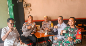 Pererat Silaturahmi, Kapolsek Pontianak Timur Sambangi Tokoh Masyarakat dan Agama Jelang HUT Bhayangkara ke-80