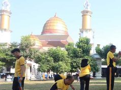 Menyambut Hari Bhayangkara yang Ke-80,Polresta Sukabumi Bersihkan Masjid dan Alun-alun kota