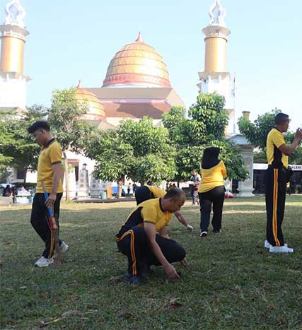 Polres-Sukabumi-Kota-menggelar-aksi-bersih-bersih_1