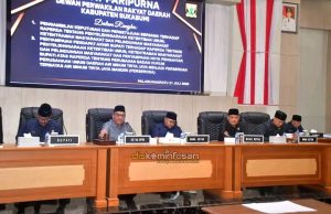 Ketua DPRD Sukabumi Budi Azhar Mutawali.SIP Pimpin Rapat Nota Perubahan Badan Hukum Perumda Menjadi Perseroda