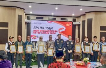Semarak HUT RI ke-80: Kapolresta Pontianak Berikan Penghargaan Kepada Masyarakat Ikut Membantu Pengungkapan Kasus Pidana TTPO dan Pidana Lainya
