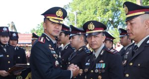 Kasatresnarkoba Polresta Pontianak Terima Penghargaan pada Hari Bhayangkara ke-80