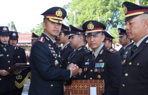 Kasatresnarkoba Polresta Pontianak Terima Penghargaan pada Hari Bhayangkara ke-80