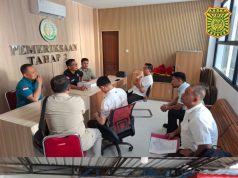 Kejari Mempawah Tahan Tersangka Peredaran Oli Palsu