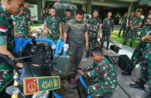 Pangdam XII/Tpr Serahkan Alat Pemadam Modifikasi Sepeda Motor untuk Atasi Karhutla