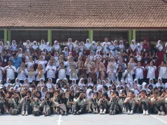 Ketua TP PKK Hadiri MPLS di SMPN 13 Sukabumi Mengingatkan Para Siswa Tidak Membiarkan Teknologi Ambil Alih Kehidupan Mereka