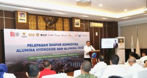 Kasdam XII/Tpr Hadiri Pelepasan Ekspor Alumina PT. ICA di Pelabuhan Dwikora