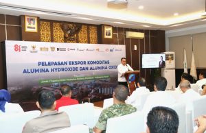 Kasdam XII/Tpr Hadiri Pelepasan Ekspor Alumina PT. ICA di Pelabuhan Dwikora