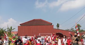 Meriahkan HUT RI KE-81 Warga Perum Gentong Mas Kompak Antusias Gelar Upacara Bendera Merah Putih