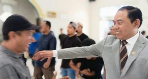 Forum RT/RW Palumbonsari Usul Kenaikan Insentif ke Ketua DPRD Karawang