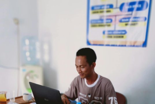Sekjen Forum RT/RW Palumbonsari Menagih Janji Program Jabar Caang untuk Warga Palumbonsari