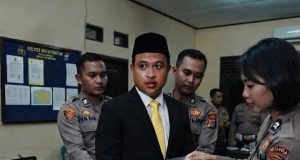 Status Penahanan Naik, Politisi Golkar Sintang Pasrah Digelandang ke Rutan Usai OTT Emas Ilegal